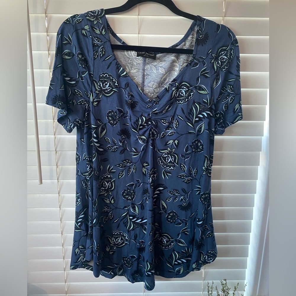 Lane Bryant Blue Floral Short Sleeve Top